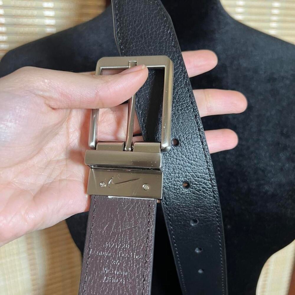 NIKE Reversible Leather Belt Black Brown Silver Buckle Swoosh Size 36 - Picture 6 of 8